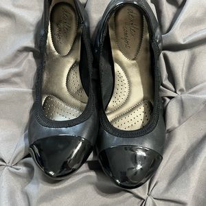 Black ballet flats